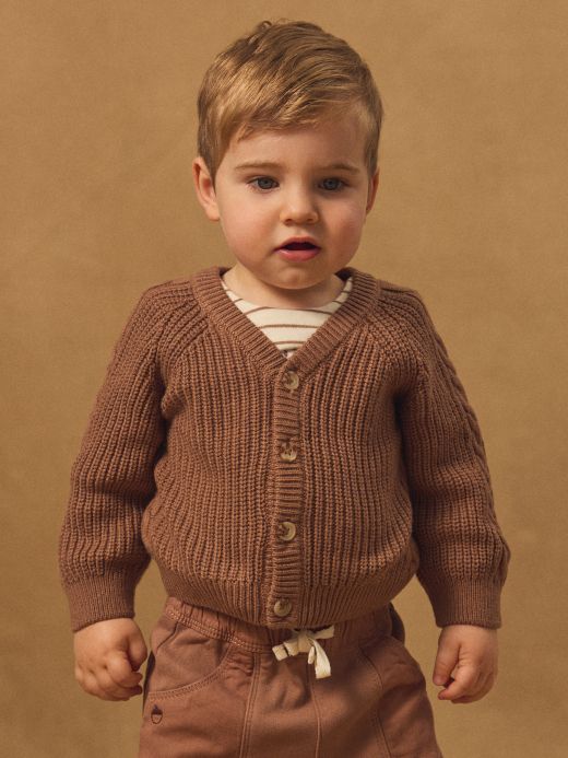 ПЛЕТЕНА ЖИЛЕТКА ЗА БЕБЕ МОМЧЕ 