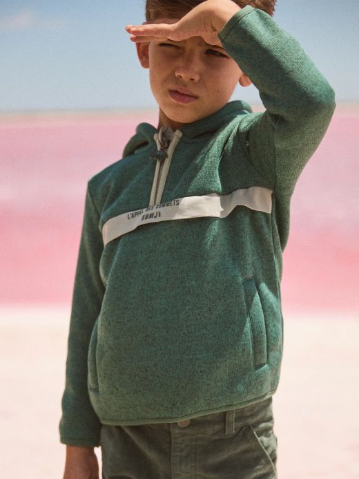 Зелен суичър с качулка за момче