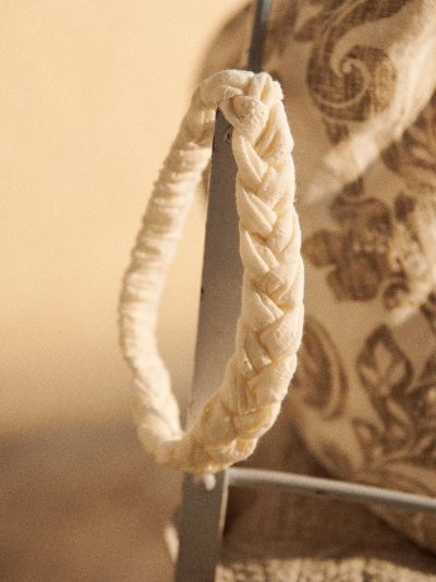   Плетена и бродирана лента за коса в цвят слонова кост FREBANETTE 
