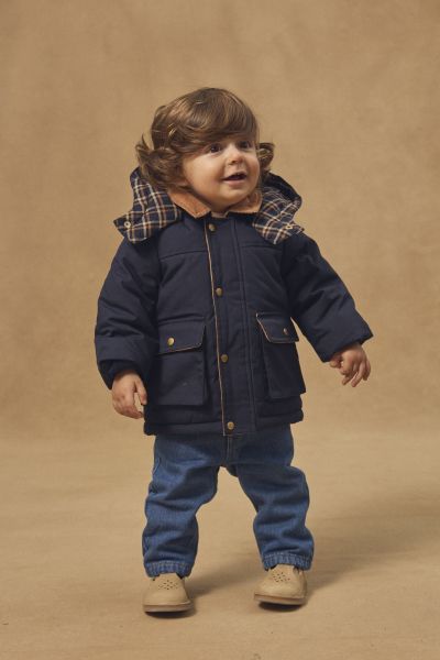 ВОДОУСТОЙЧИВА ПАРКА С КАЧУЛКА  