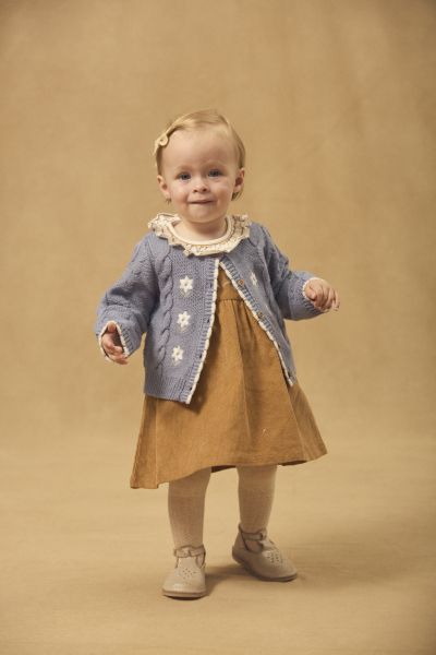 ЖИЛЕТКА С ФЛОРАЛНА БРОДЕРИЯ ЗА БЕБЕ МОМИЧЕ 