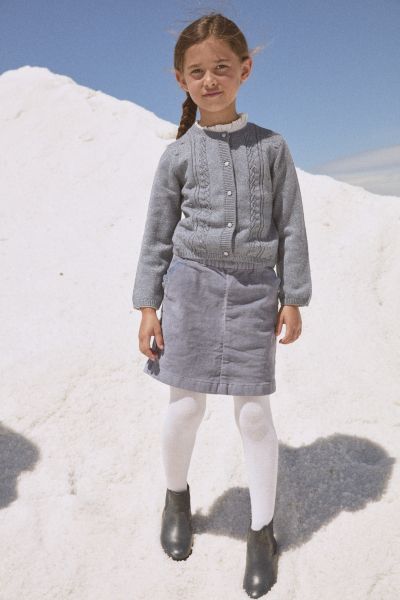  ЖИЛЕТКА ЗА МОМИЧЕ С АЖУРНИ ДЕТАЙЛИ ЗА МОМИЧЕ