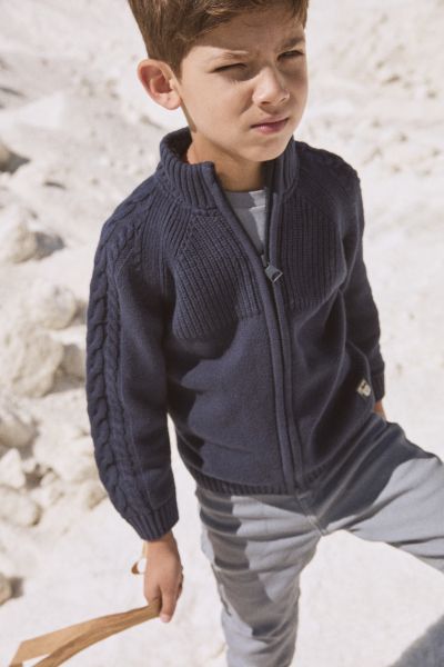 ЖИЛЕТКА С ЦИП ЗА МОМЧЕ 