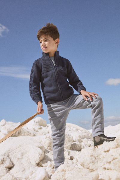 ЖИЛЕТКА С ЦИП ЗА МОМЧЕ 