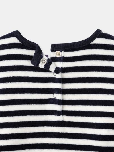 Комплект за бебе момче с червена кадифена шапка