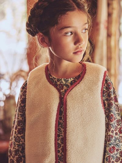 Двулицев елек за момиче в червено или екрю