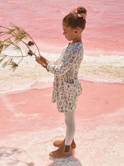 Бяла рокля с флорален и животински принт за момиче