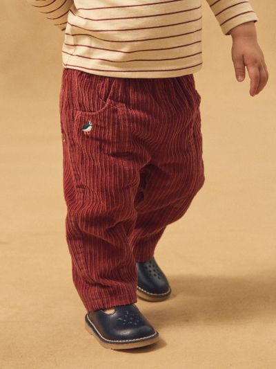 Червен кадифен панталон за бебе момче