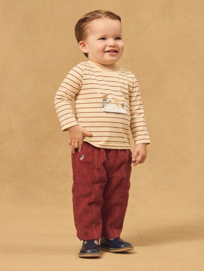 Червен кадифен панталон за бебе момче