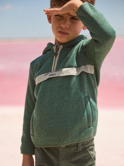 Зелен суичър с качулка за момче