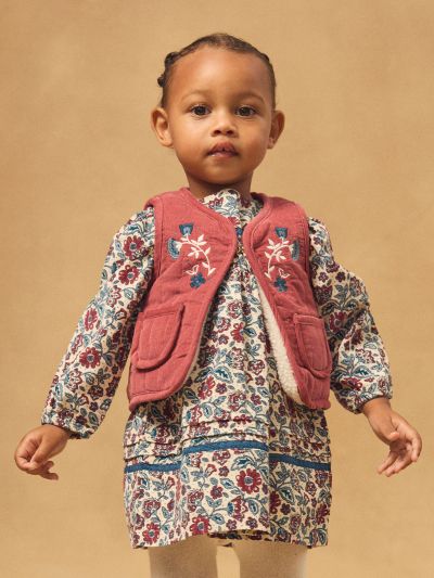 Двулицев елек в червено или екрю за бебе момиче