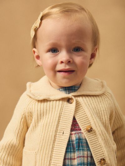 Екрю жилетка с яка за бебе момиче