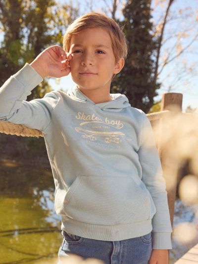 СИН СУИТШЪРТ С КАЧУЛКА ЗА МОМЧЕ