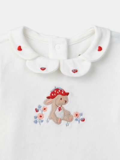 Бебешка пижама за момиче с бродерия на зайче и флорален принт