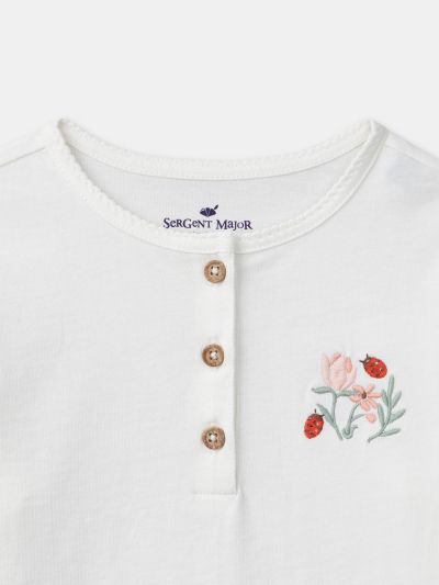 ПИЖАМА С ВОЛАНИ И РАЙЕТА ЗА МОМИЧЕ