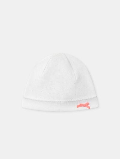 КОМПЛЕКТ ОТ 2 БЕБЕШКИ ШАПКИ – ЕДНОЦВЕТНА И С ПРИНТ ЛИСТА ЗА НОВОРОДЕНО МОМИЧЕ