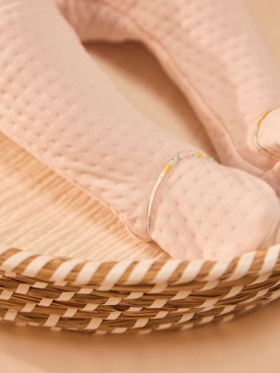 Комплект за новородено момиче: горнище и розов панталон + спален комплект