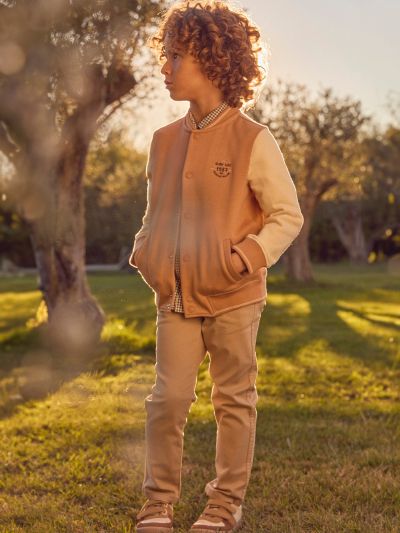 КАФЯВО ЯКЕ ЗА МОМЧЕ