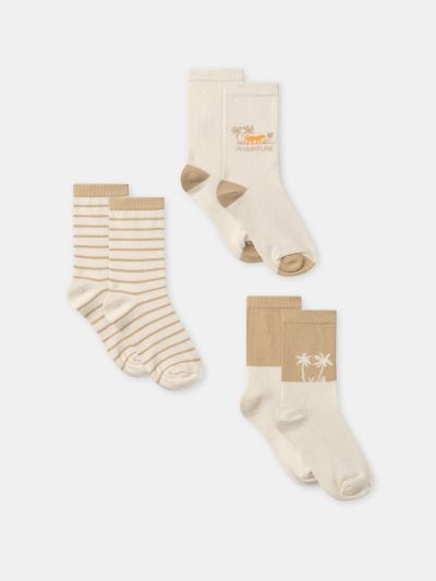 КОМПЛЕКТ ОТ 3 ЧИФТА ДЕТСКИ ЧОРАПИ – ЕДНОЦВЕТНИ ИЛИ С РАЙЕТА ЗА МОМЧЕ